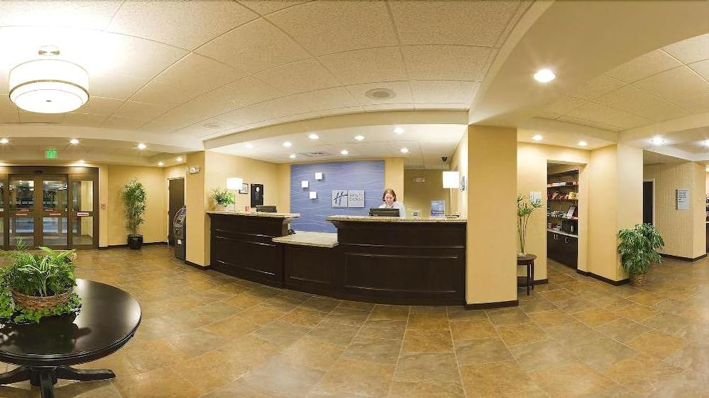 Holiday Inn Express & Suites Malone By Ihg Exteriör bild