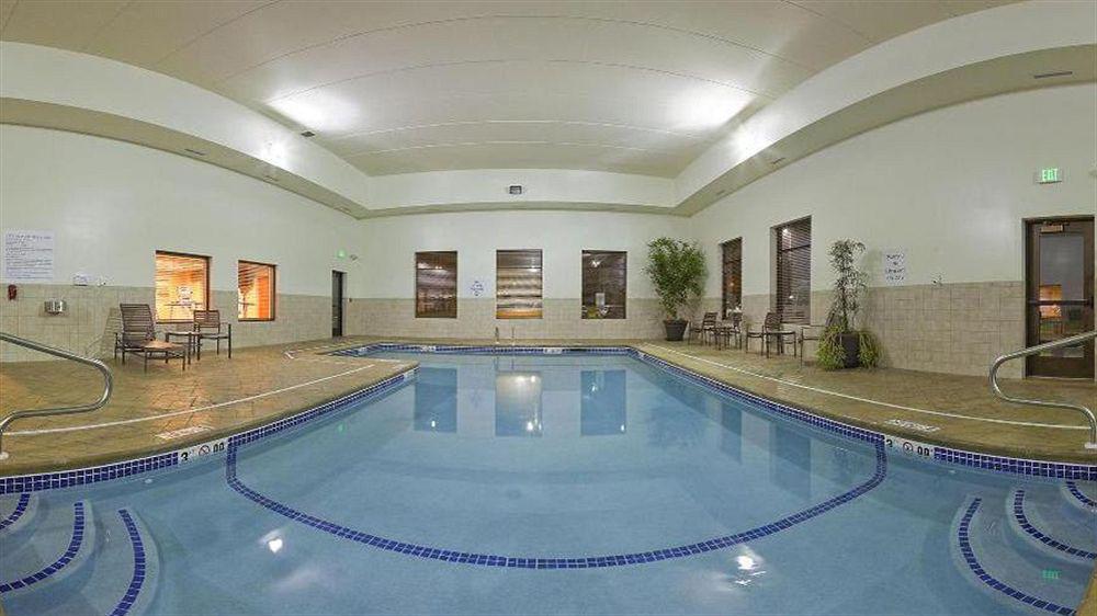 Holiday Inn Express & Suites Malone By Ihg Exteriör bild