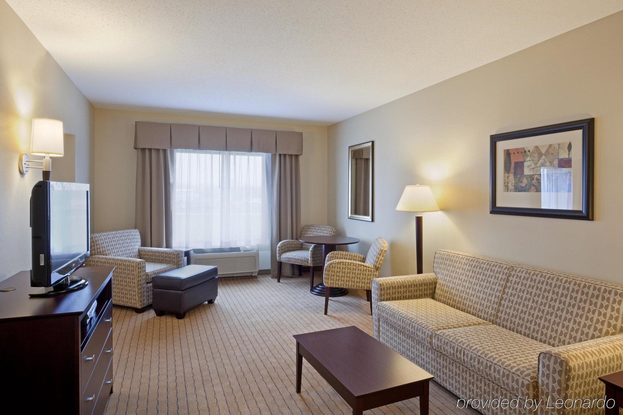 Holiday Inn Express & Suites Malone By Ihg Rum bild