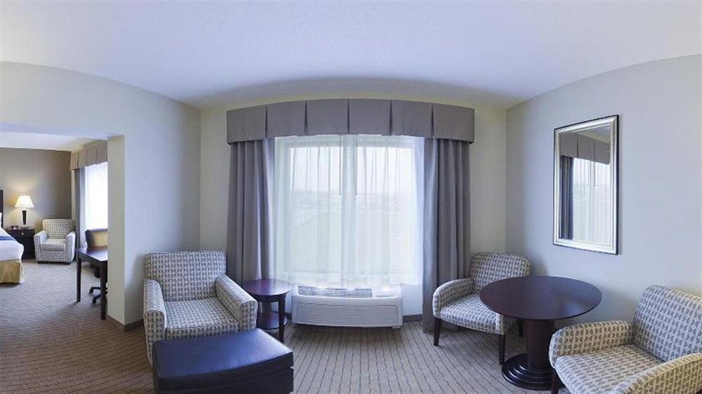 Holiday Inn Express & Suites Malone By Ihg Exteriör bild