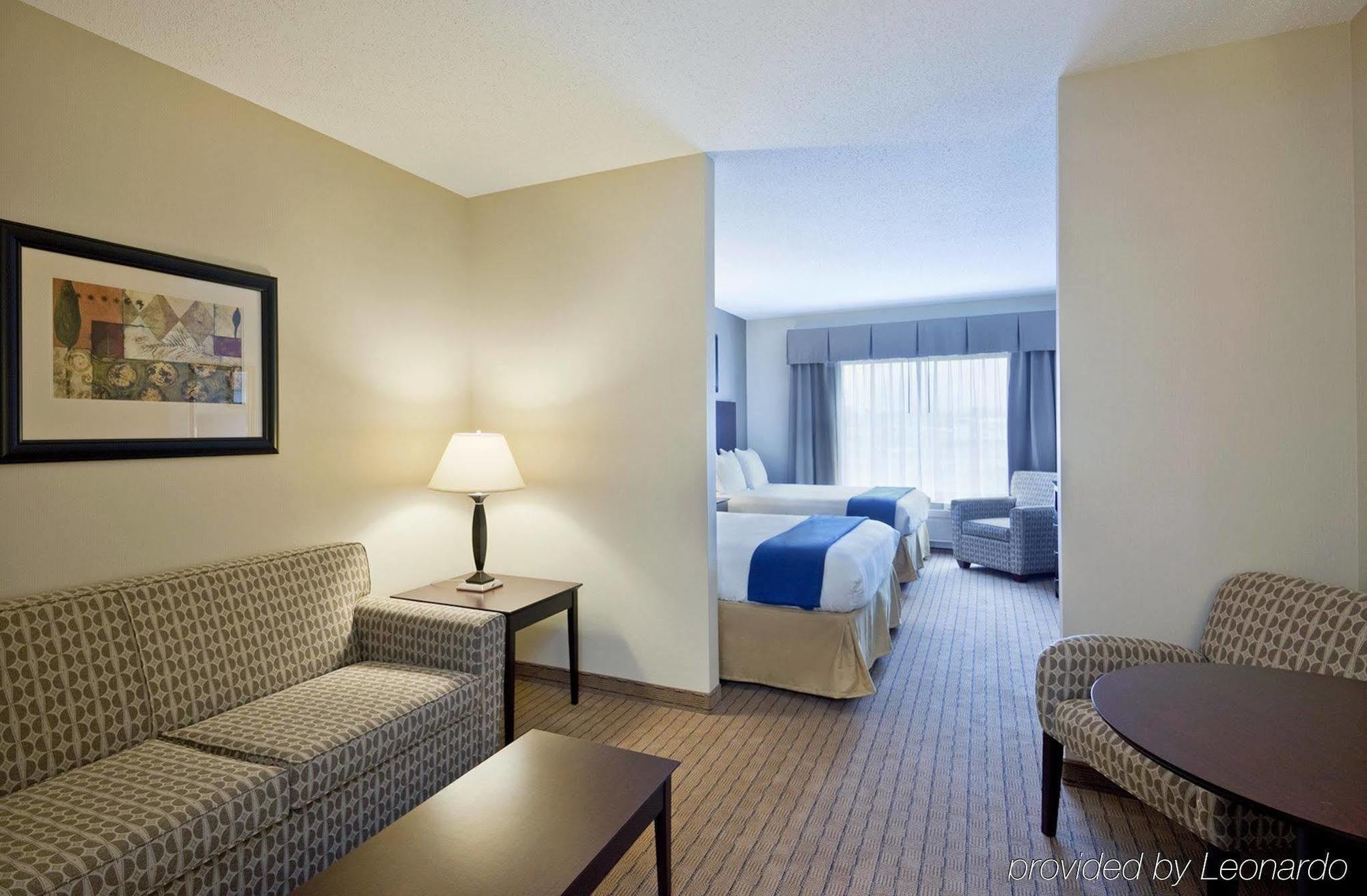 Holiday Inn Express & Suites Malone By Ihg Rum bild