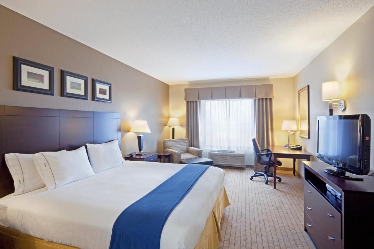 Holiday Inn Express & Suites Malone By Ihg Rum bild